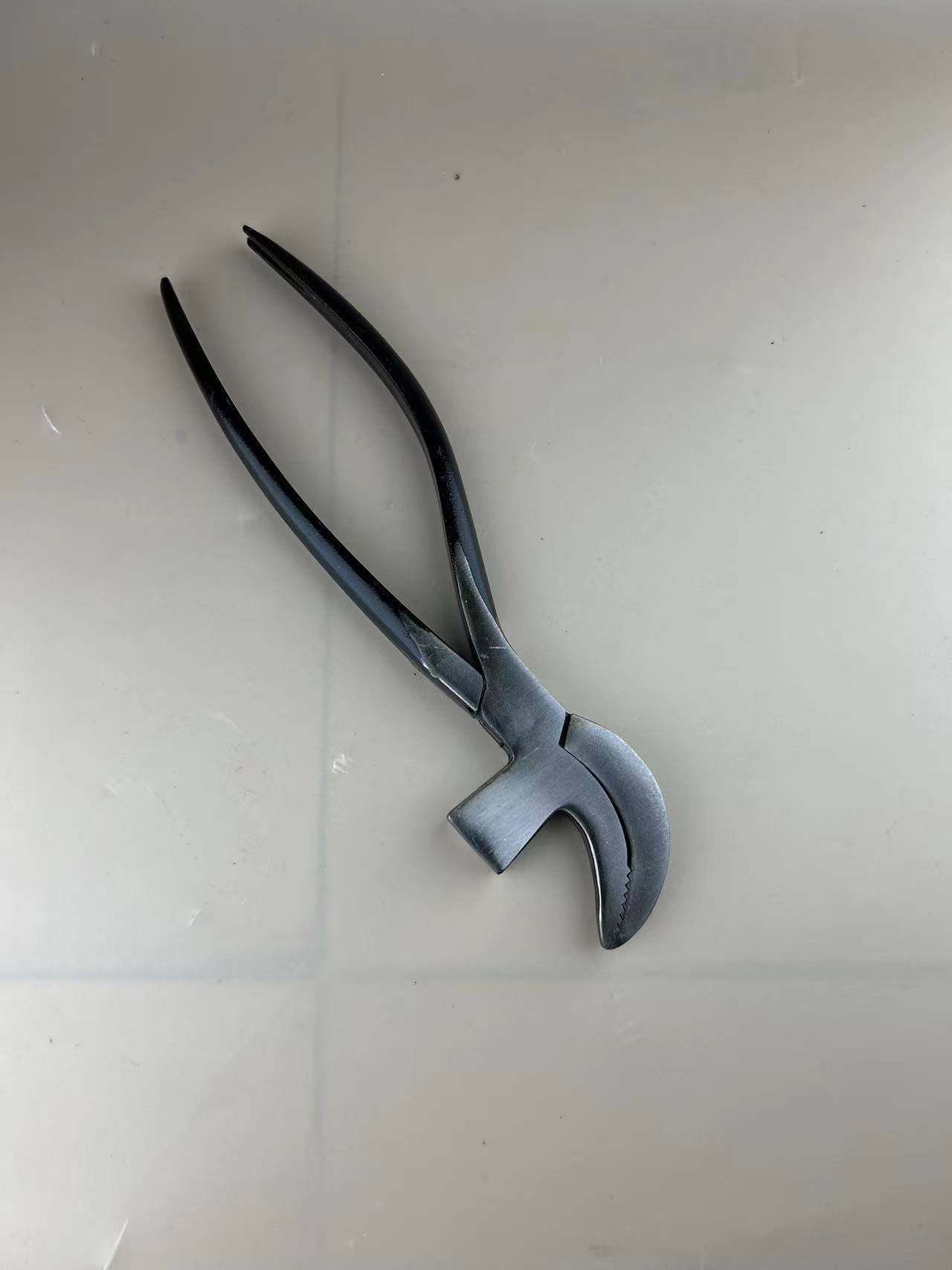 Shoemaker lasting pliers, narrow 3 mm