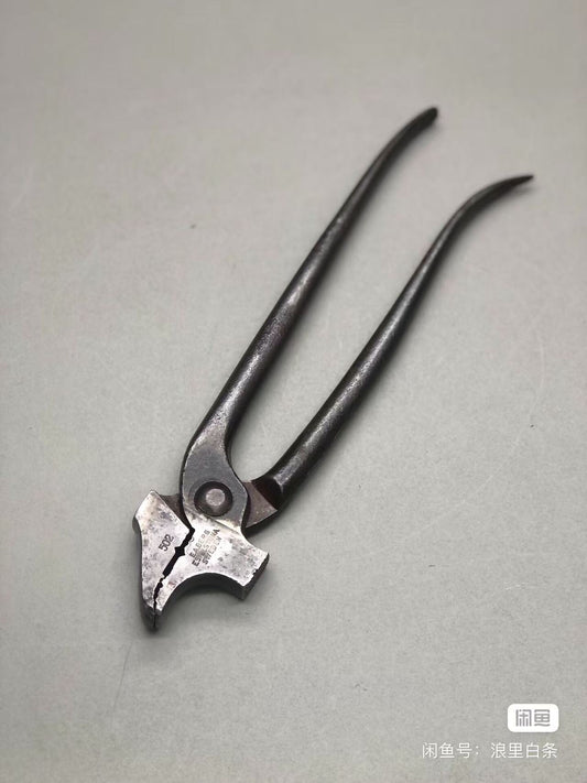 E.A. Berg Eskilstuna Sweden 502 Lasting plier
