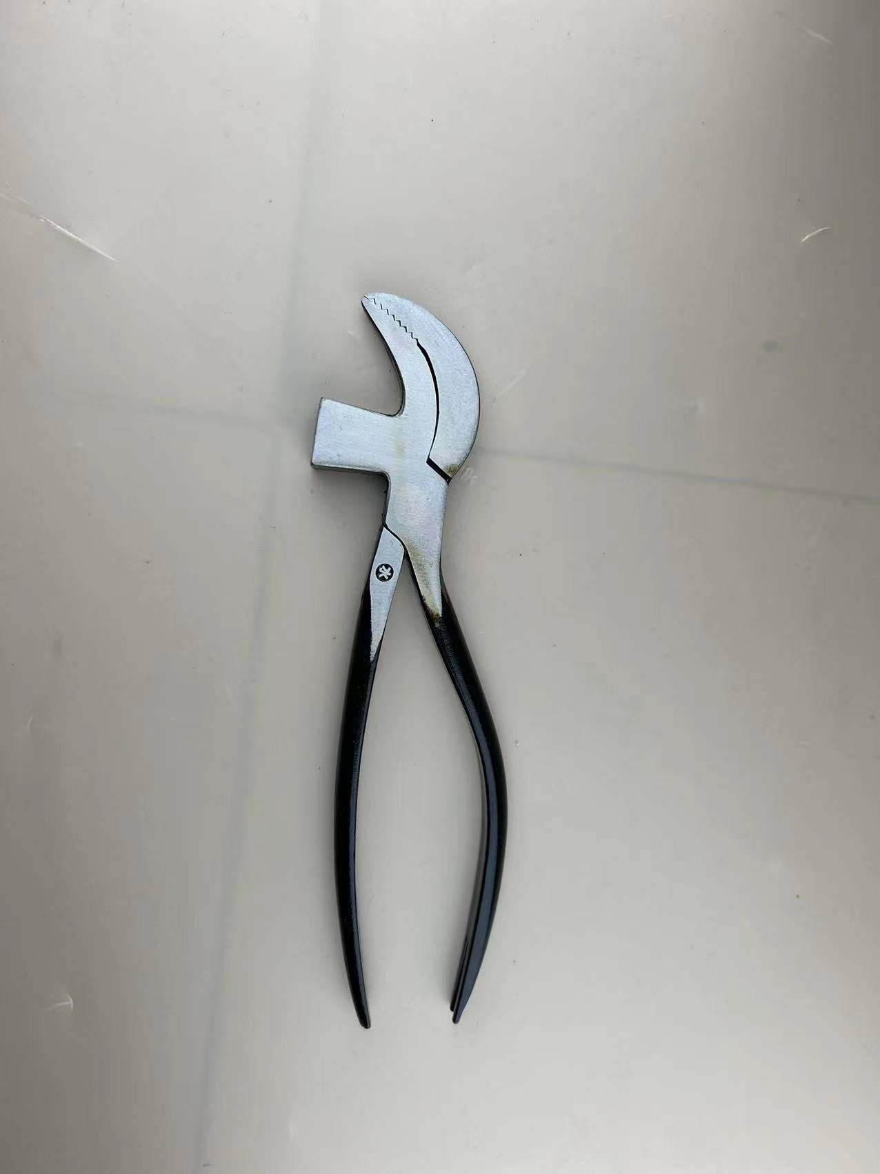 Shoemaker lasting pliers, narrow 3 mm