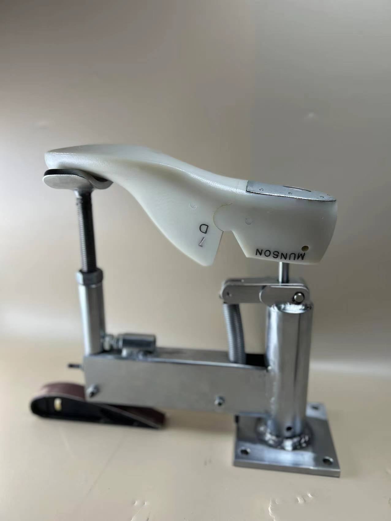 Cobbler Table-top&Bench Shoe Jack