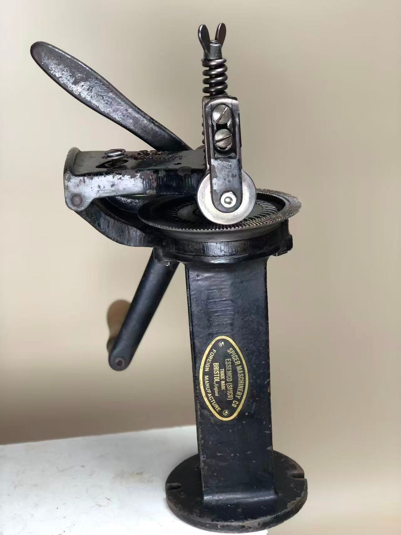 Junker & Ruh R 28 channeling machine for shoemaking