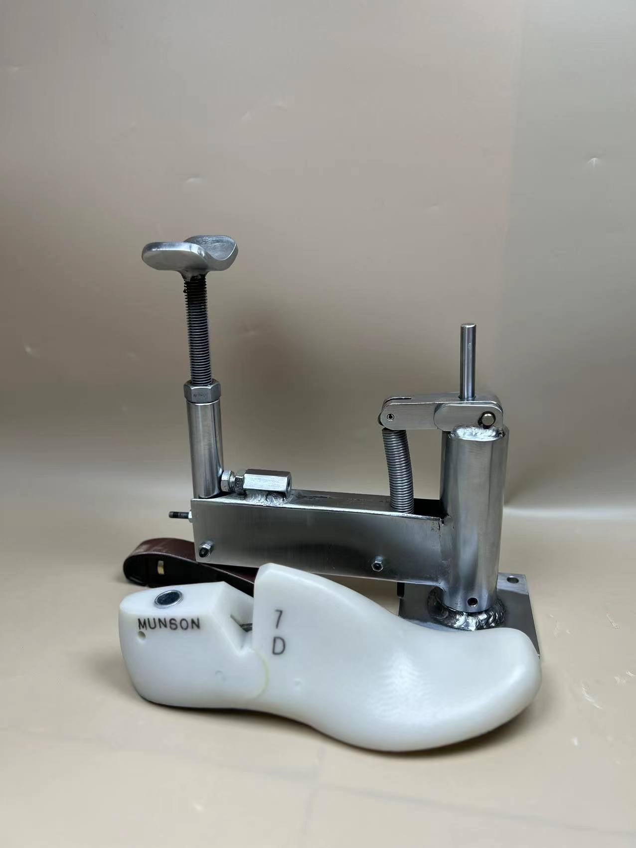 Cobbler Table-top&Bench Shoe Jack