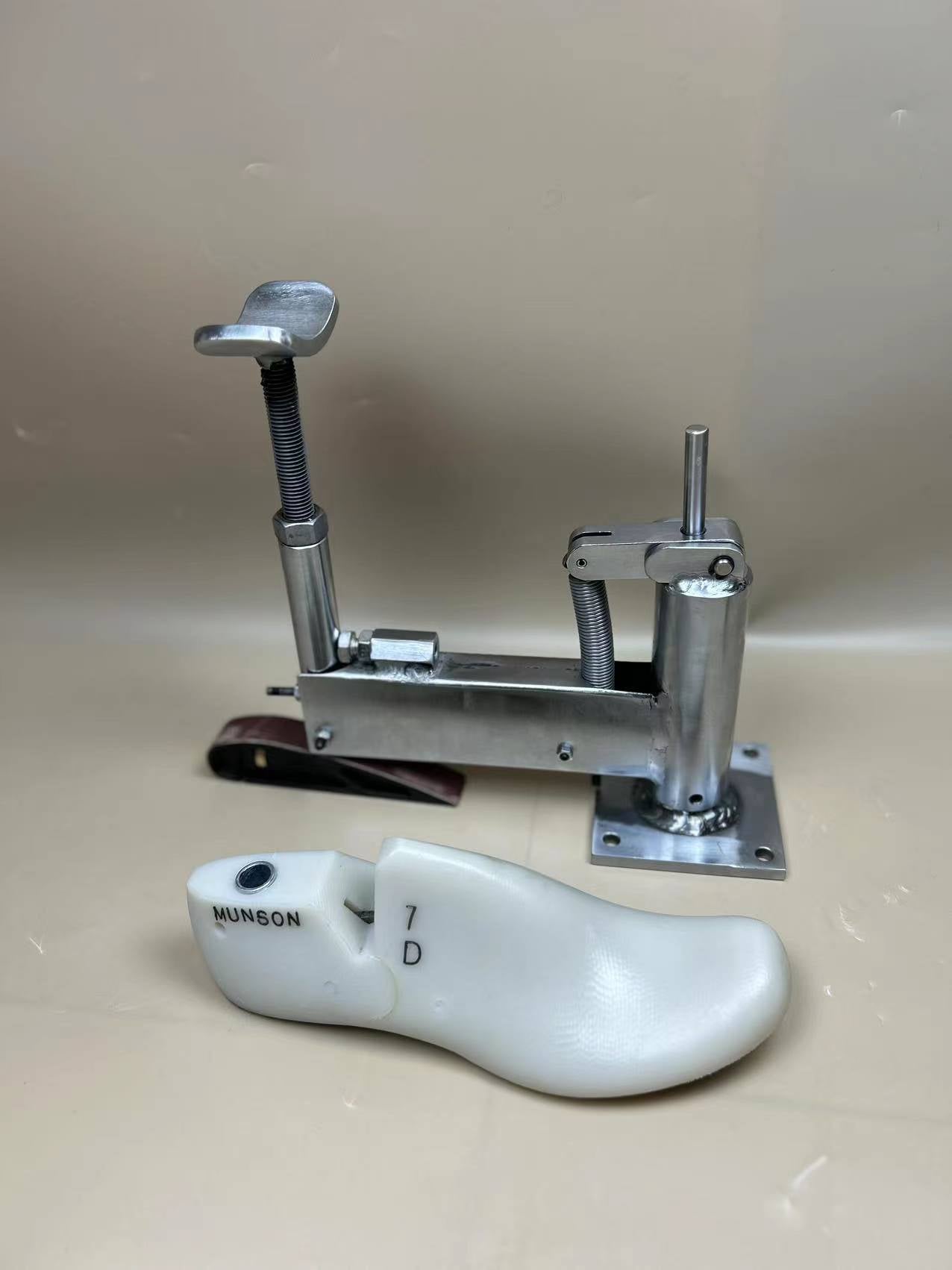 Cobbler Table-top&Bench Shoe Jack