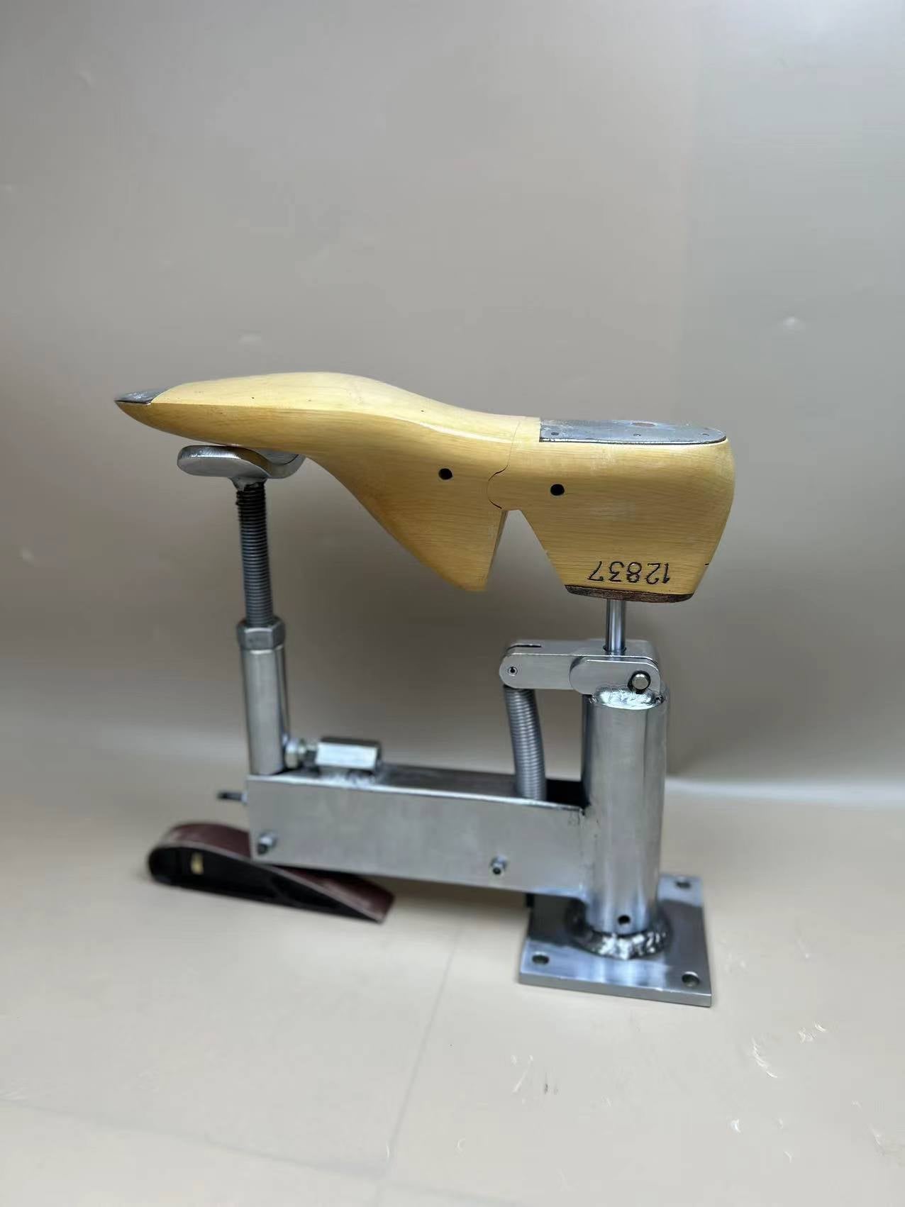 Cobbler Table-top&Bench Shoe Jack