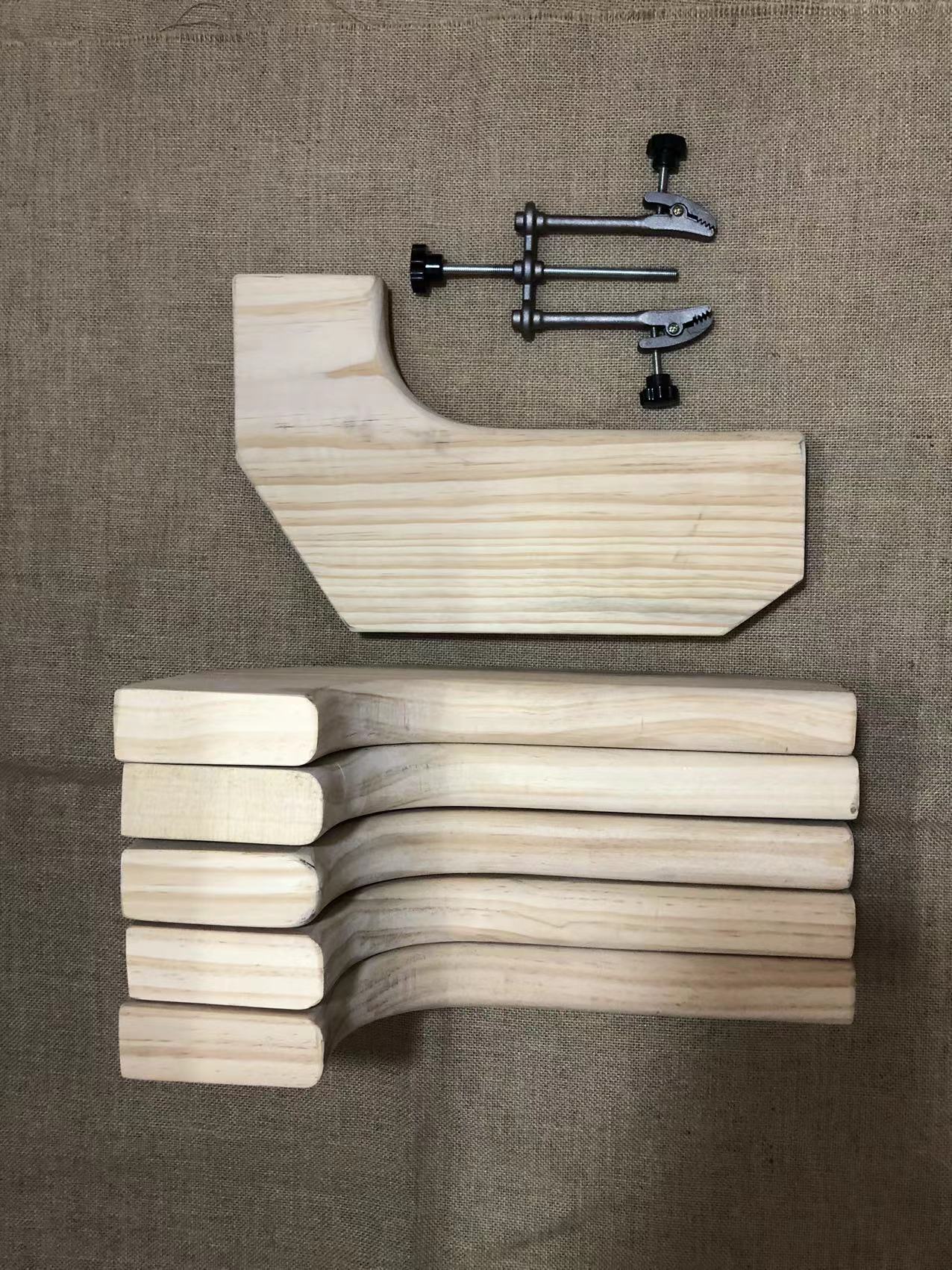 Adjustable clamp for upper crimping