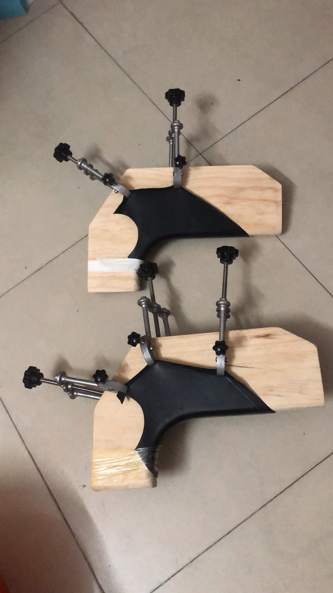 Adjustable clamp for upper crimping