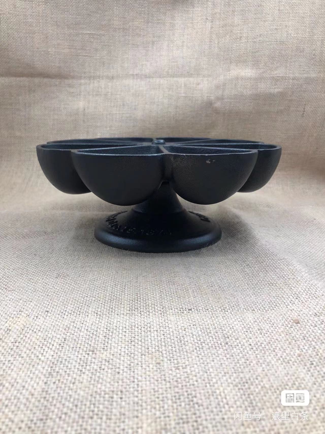 Cast Iron Rotating Cobblers Nail Cup